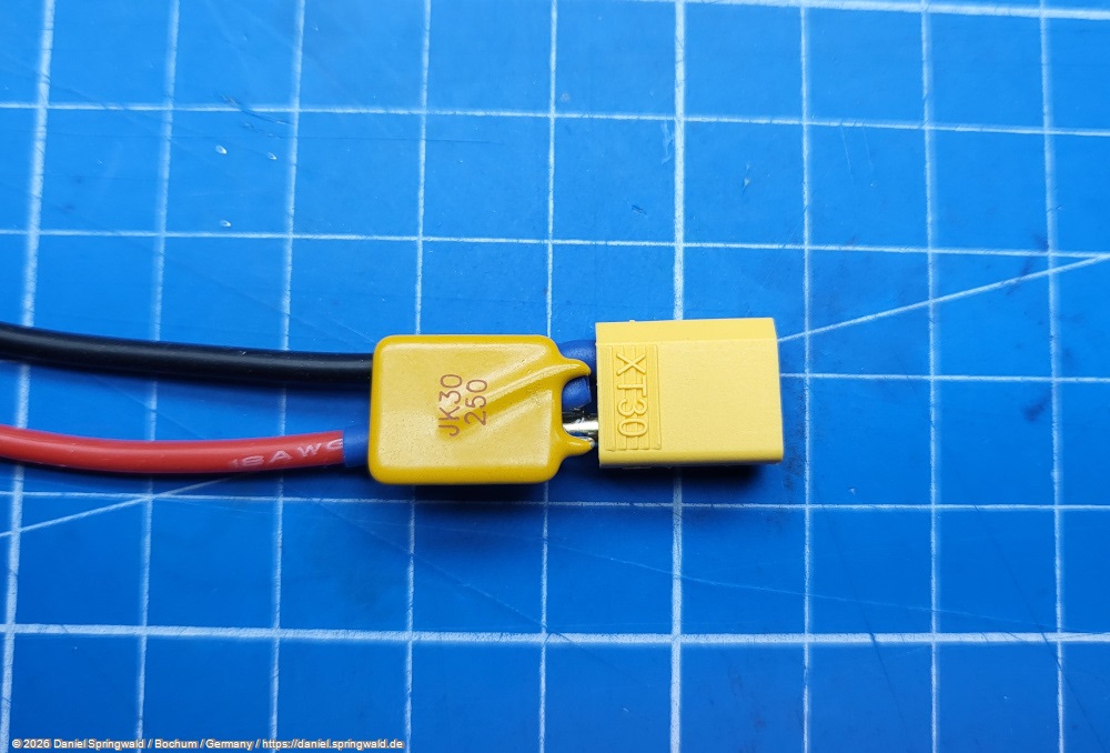 Selbst rücksetzende 2.5 Ampere Sicherung für den Hauptakku